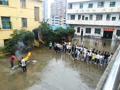 邵陽(yáng)市華龍中學(xué),邵陽(yáng)中學(xué)教育,高中教育,師資雄厚,名優(yōu)教師