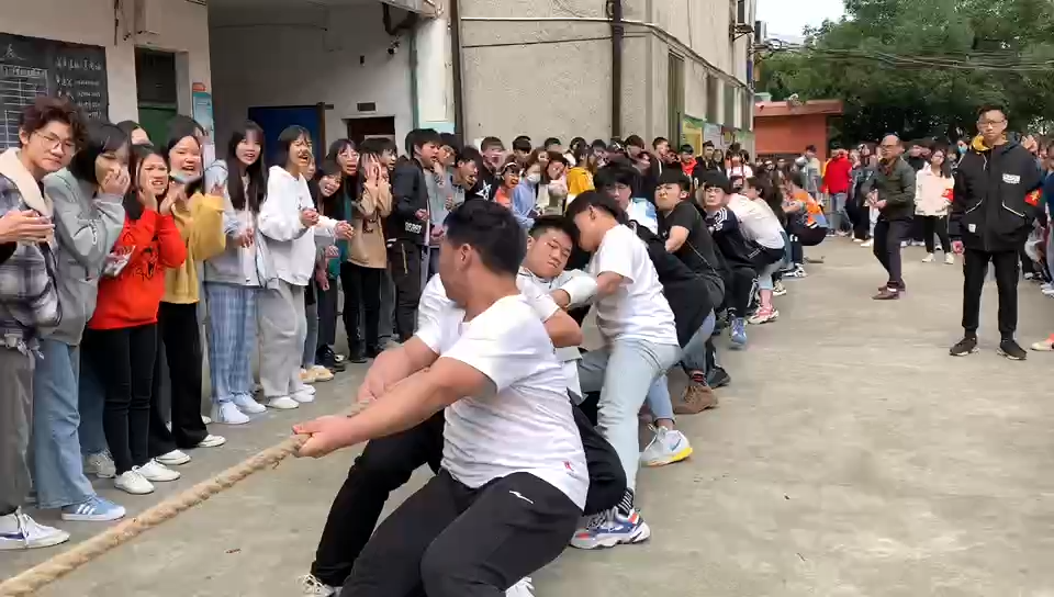 邵陽(yáng)市華龍中學(xué),邵陽(yáng)中學(xué)教育,高中教育,師資雄厚,名優(yōu)教師