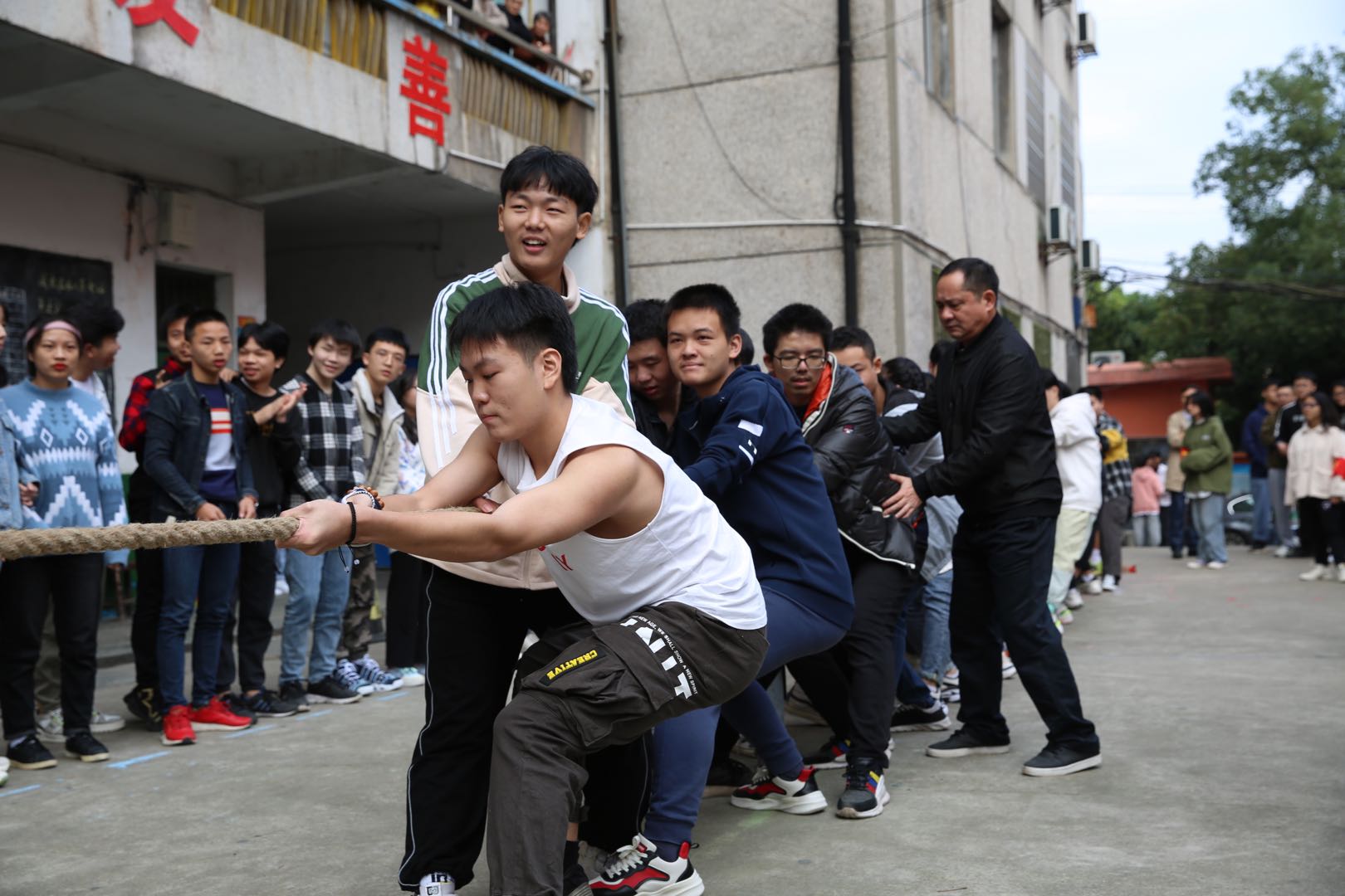 邵陽(yáng)市華龍中學(xué),邵陽(yáng)中學(xué)教育,高中教育,師資雄厚,名優(yōu)教師