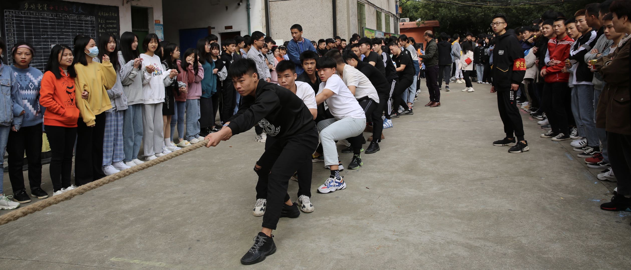 邵陽(yáng)市華龍中學(xué),邵陽(yáng)中學(xué)教育,高中教育,師資雄厚,名優(yōu)教師