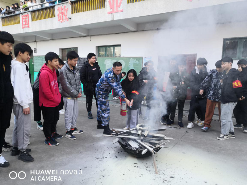 邵陽(yáng)市華龍中學(xué),邵陽(yáng)中學(xué)教育,高中教育,師資雄厚,名優(yōu)教師